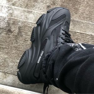 Meet your Posher, Takari